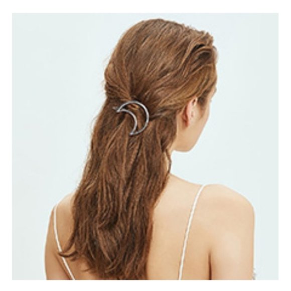 Brandy Melville Accessories - Brandy Melville Silver Metal Moon Hair Clip Barret